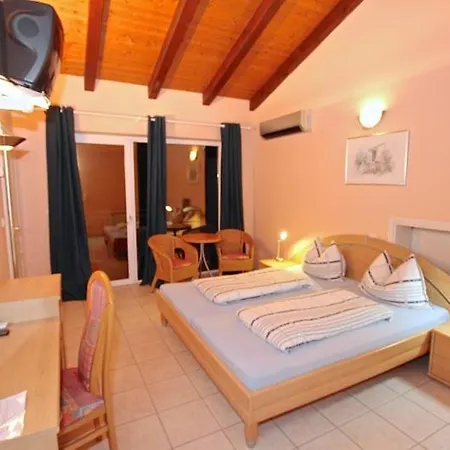 فندق مبيت وإفطار Villa Mala *